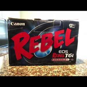 Canon EOS Rebel T6i